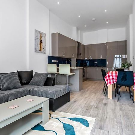 Lovely 1 Bedroom Apartment In Central Woking Zewnętrze zdjęcie